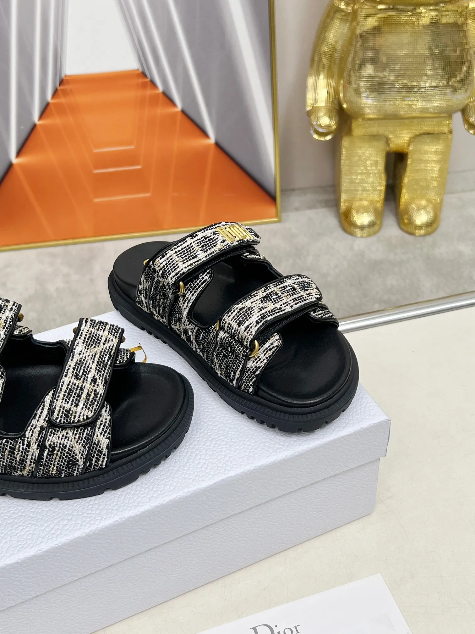 👟👟Ex-factory price 480👟👟Dior👏👏New classic style. 🔥Purchasing-level qualityThick-soled slippers popular in foreign counters. Upper➕Inner: original customized material, original mold opening of sole 1.1 (lightweight, code number 35-40 (41/42 can be customized)